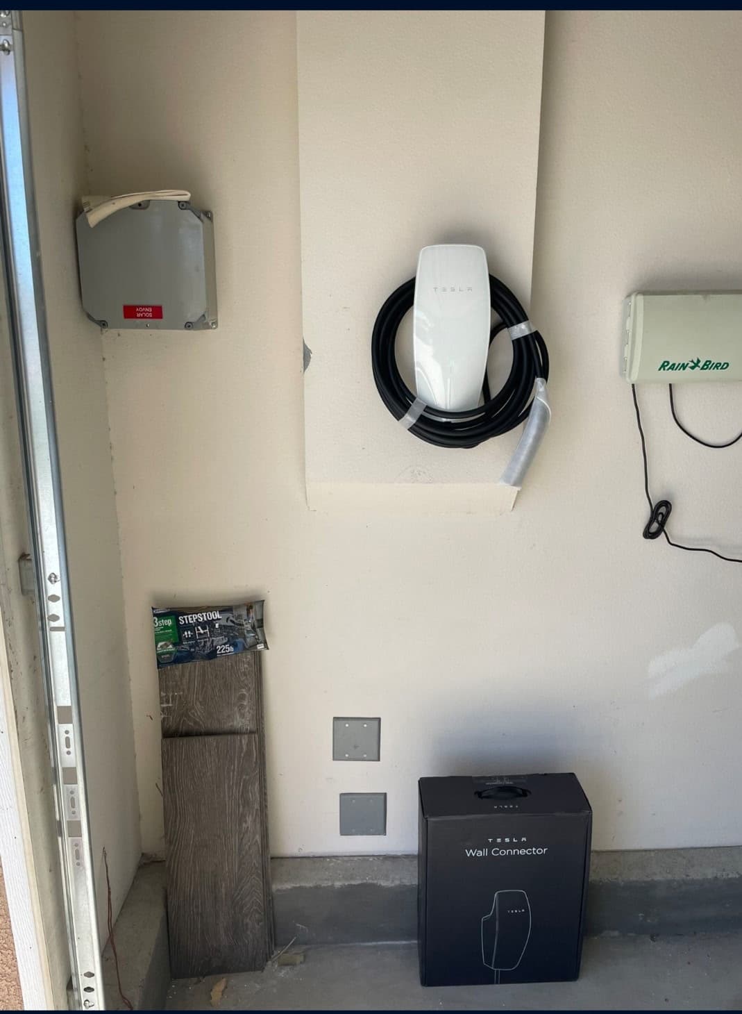 Tesla Wall Connector EV charger installed by Ceon Electric
